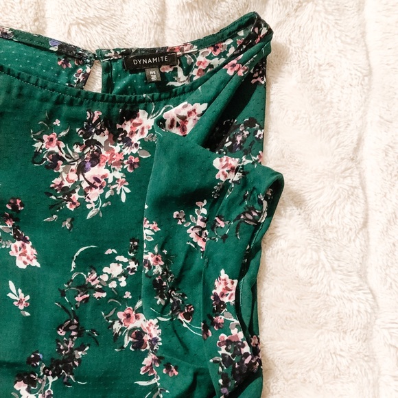 Dynamite Short Sleeve Blouse - Picture 2 of 2